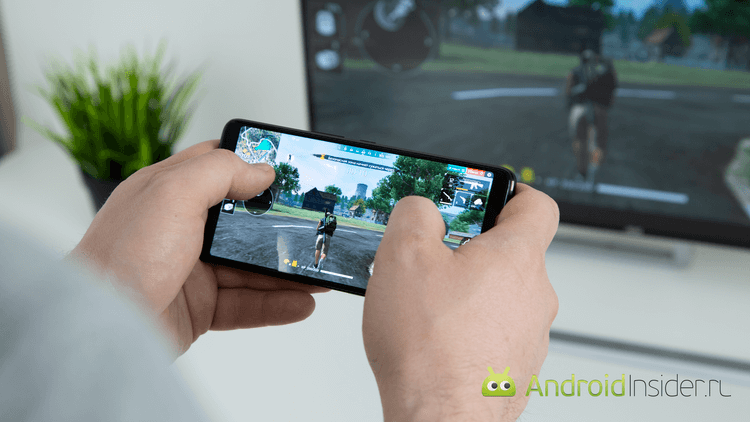 ASUS ROG Phone: самый игровой из всех смартфонов. Игра на большом экране без проводов. Фото.