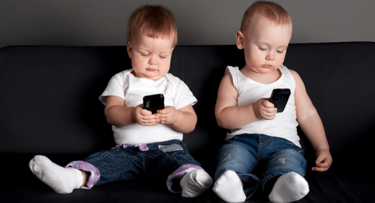 С какого возраста ребенку можно иметь свой собственный смартфон? Фото.