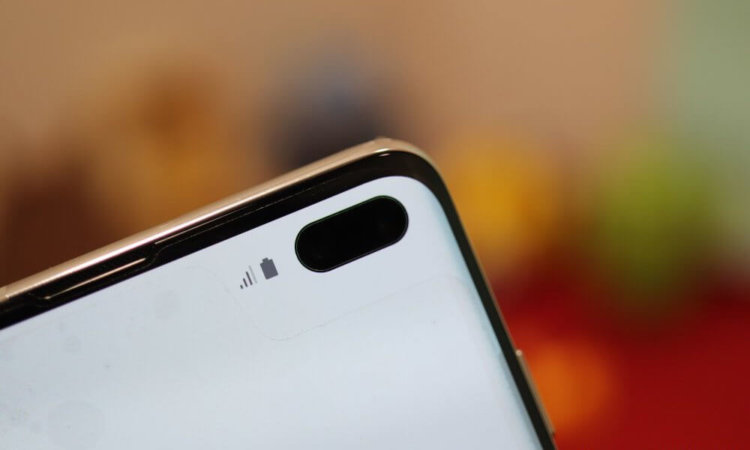 Что делать, если селфи на Galaxy S10 и других смартфонах Samsung получаются отзеркаленными. Фото.