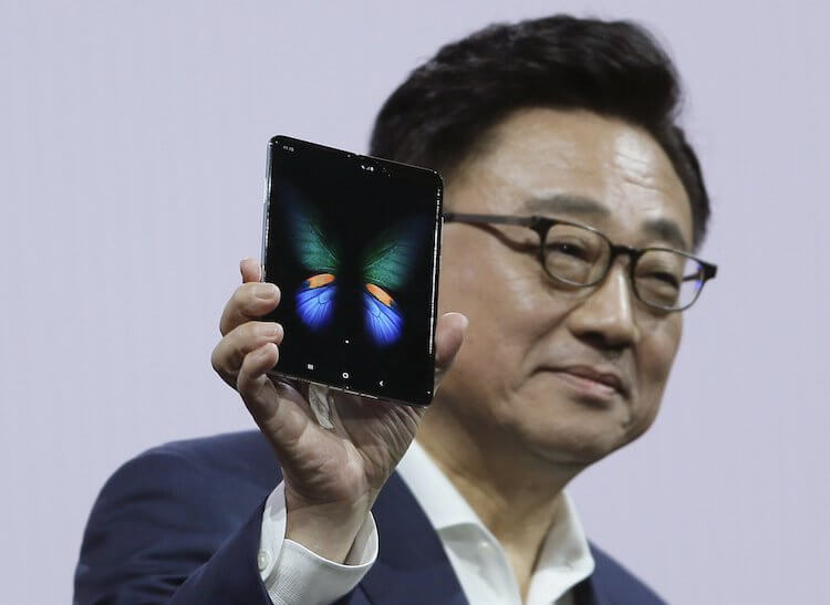 Samsung показала ключевые особенности Galaxy Fold в серии промо-видео. Фото.