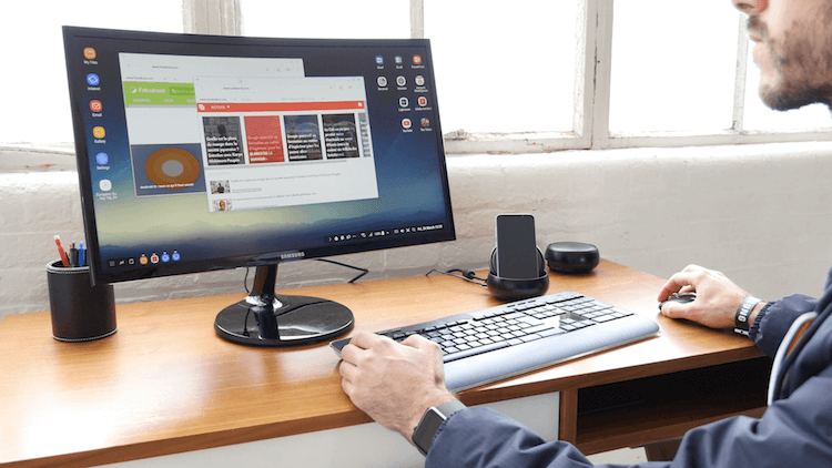 Samsung давно покорил всех своим режимом DeX. iPhone такое не под силу. Фото.