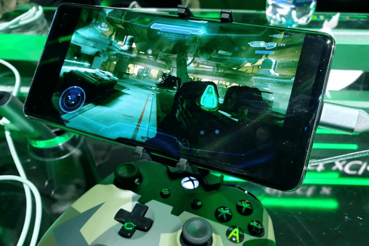 Главный эксклюзив Xbox запустили на Galaxy S10. Фото.