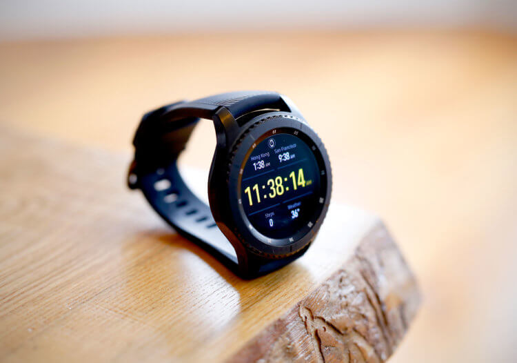 Какие часы Samsung выбрать до 20 000 рублей. Samsung Gear S3 Frontier. Фото.