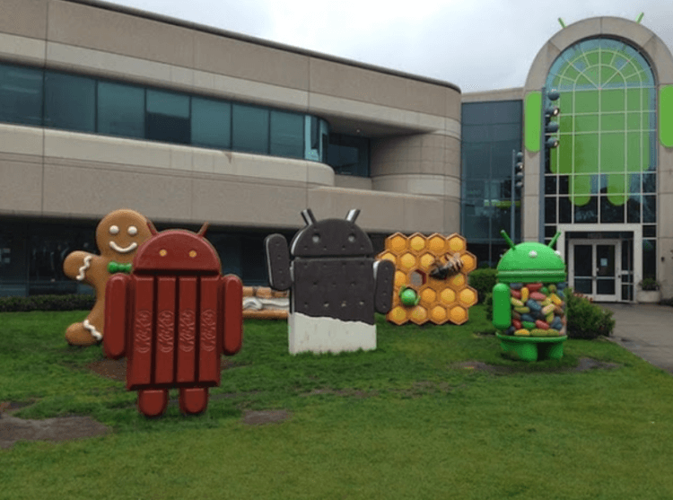 Версии Android. Роботы, стилизованные под версии ОС Android в штаб-квартире Google. Версии Android. Роботы, стилизованные под версии ОС Android в штаб-квартире Google. Фото.