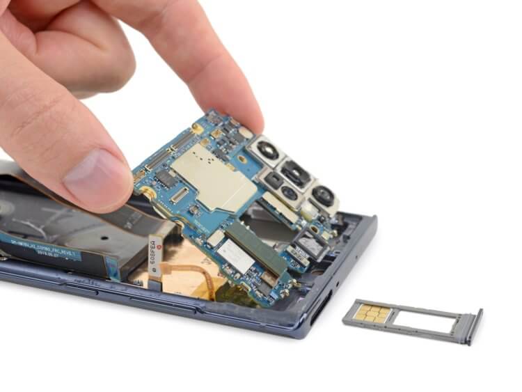 Что находится внутри Samsung Galaxy Note 10+. Инженеры Samsung изменили привычное расположение логической платы. Фото.