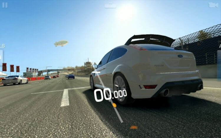 Лучшие гоночные игры на Android. Real Racing 3. Автосимулятор. Фото.