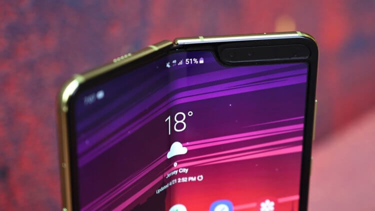 Samsung рассказала как пользоваться Galaxy Fold. Дисплей Galaxy Fold. Фото.