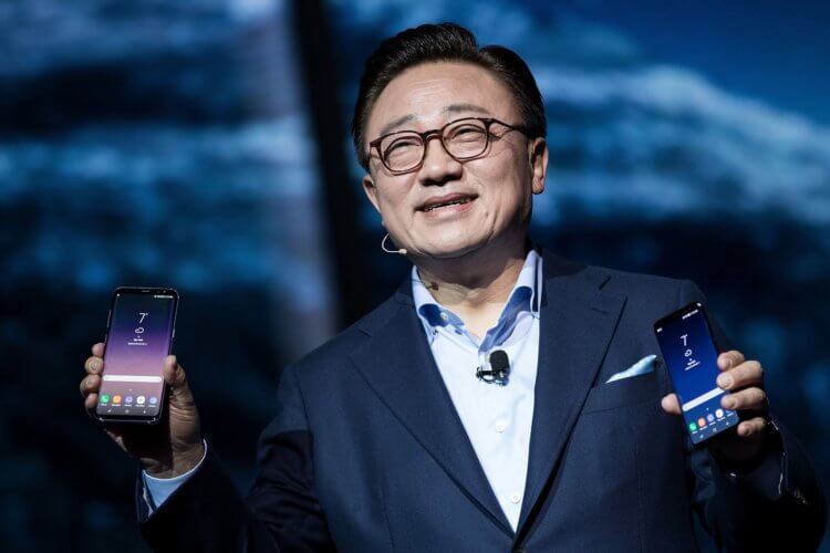 Samsung троллит Huawei из-за потери сервисов Google. Донг-чжин Кох — глава Samsung Mobile. Фото.