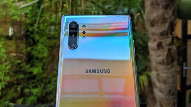 Самые большие смартфоны 2019 года. Samsung Galaxy Note 10 — Самый удобный в своем классе. Фото.