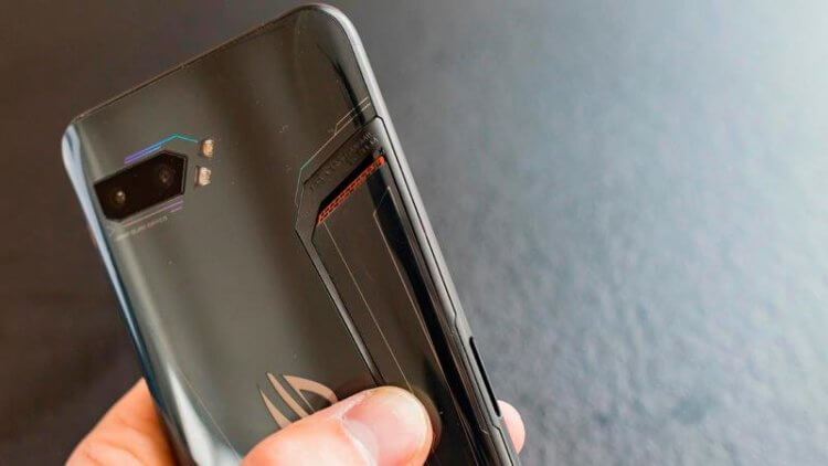 Самые большие смартфоны 2019 года. Asus ROG Phone 2 — Самый живучий фаблет. Фото.