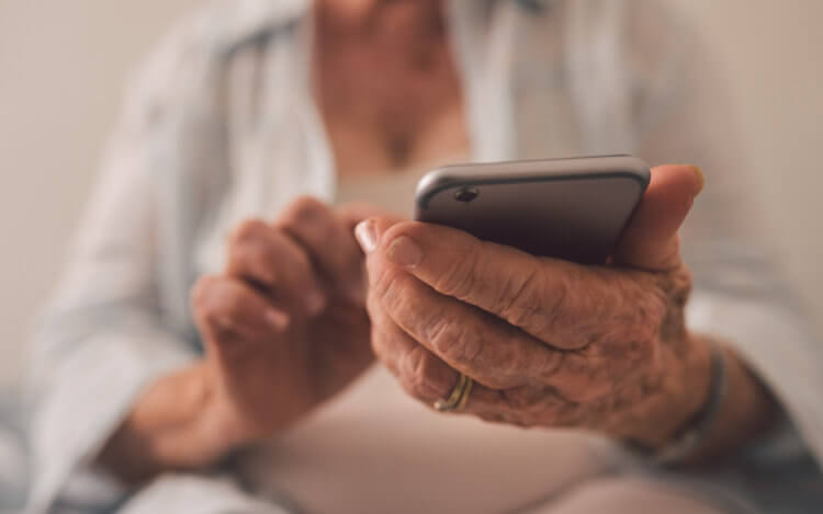 5 способов сделать обычный Android смартфон удобным для пожилых людей