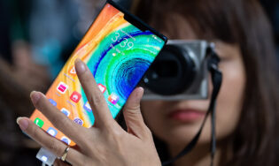 Huawei Mate 30 Pro - смартфон с одной из лучших камер. Но он такой не один