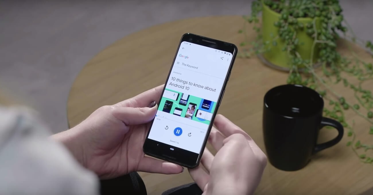 Google научила Google Assistant читать текст на экране вслух