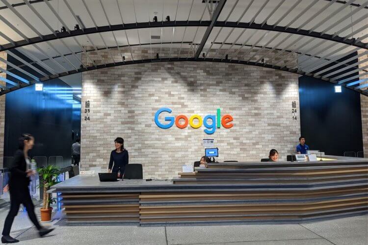 Google не хочет, чтобы Huawei была сильной. Нужен ли монополисту конкурент? Фото.