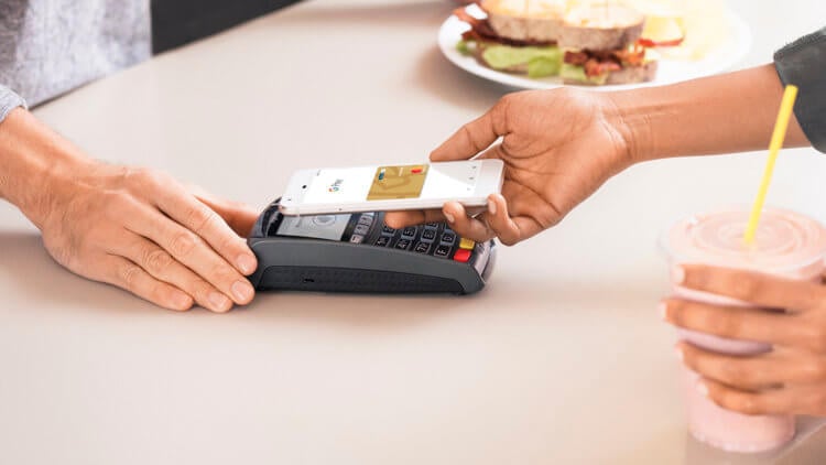 Apple, подвинься. Google засветила банковскую карту для Google Pay. Фото.