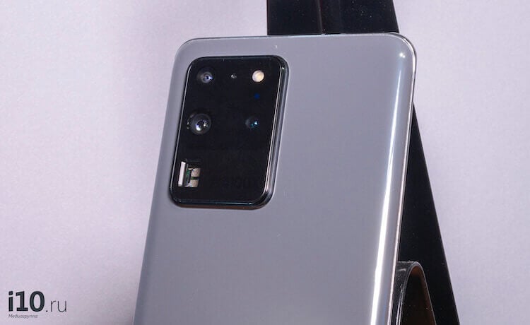 Стоит ли покупать Samsung Galaxy S20 Ultra. Главный элемент дизайна Samsung Galaxy S20 Ultra. Фото.