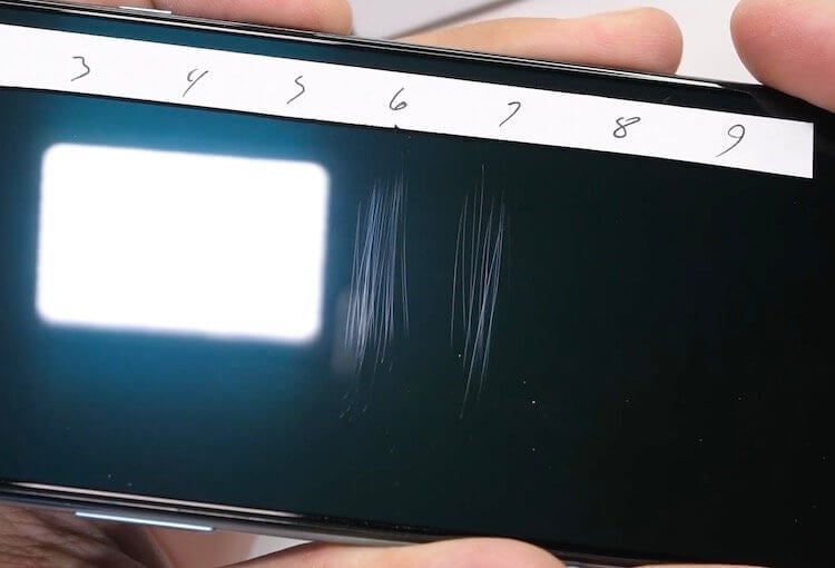 Первый дроп-тест OnePlus Nord показал, легко ли его сломать и поцарапать