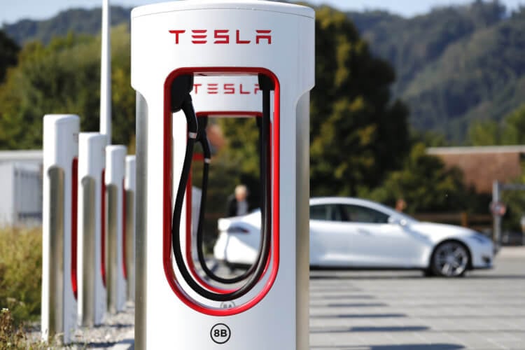 Циклы зарядки аккумулятора. Обратите внимание, как Tesla рекомендует заряжать свои электромобили. Фото.