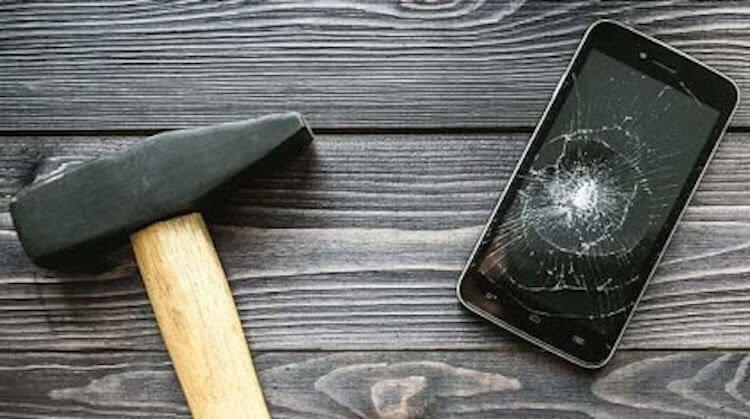 Новый дешевый OnePlus и самое прочное стекло для телефонов: итоги недели. Скоро фраза «телефон и молоток» будет вызывать только улыбку от воспоминаний глупого ролика на YouTube. Фото.