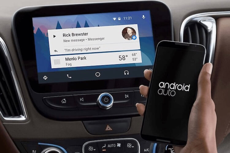 С Android 11 беспроводной Android Auto станет намного доступней. Кто этим пользовался — хочет делать это снова, но провод все портит. Фото.