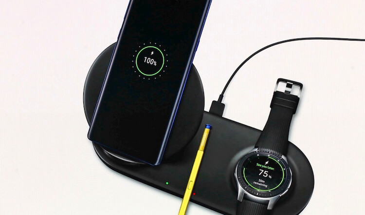 Минусы Samsung Wireless Charge Pad. Так удобнее заряжать гаджеты, чем по отдельности. Фото.