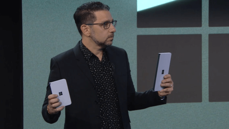 Стоит ли покупать Surface Duo. Surface Duo слишком дорог и слишком необычен, чтобы его покупали. Фото.