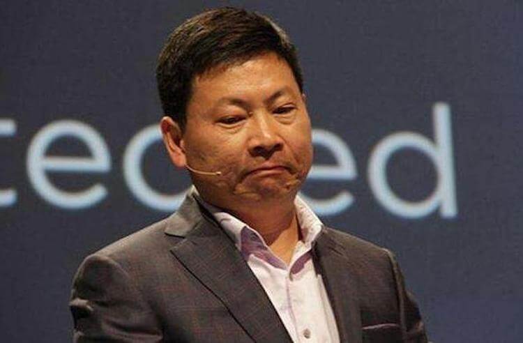 Новый процессор Huawei. В руководстве компании явно мало радости по поводу санкций. Фото.
