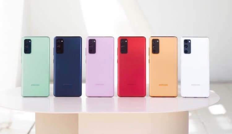 Samsung представила новый Samsung Galaxy S20 FE. А еще новый смартфон будет выпускаться в большом количестве цветов. Фото.