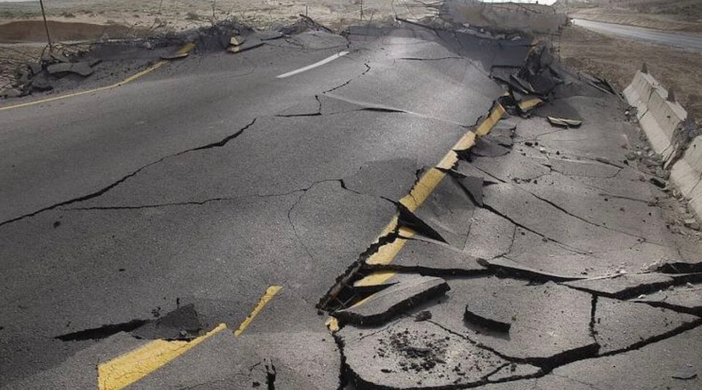 Как Google предсказывает землятресения. Землетрясения могут причинять много вреда. Фото.