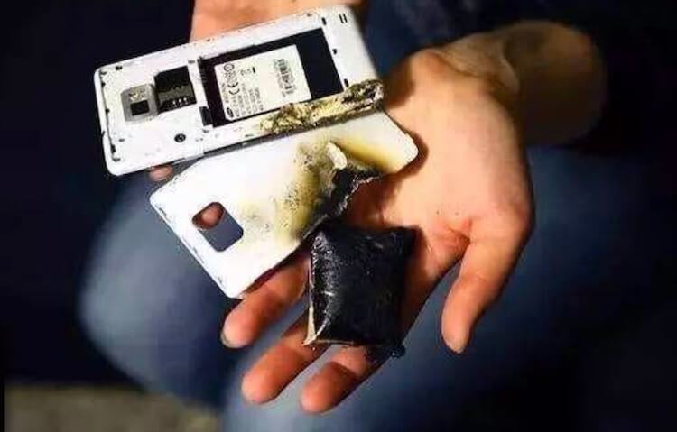 Безопасна ли быстрая зарядка смартфона. Если неправильно пользоваться аккумулятором, он может взорваться. Фото.