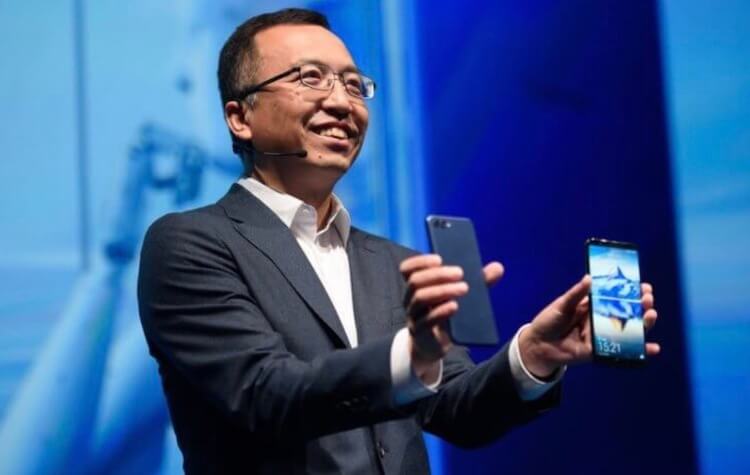 Xiaomi может купить бренд Honor у Huawei. Меньше смартфонов в ассортименте — меньше забот. Так, видимо, думает Huawei. Фото.