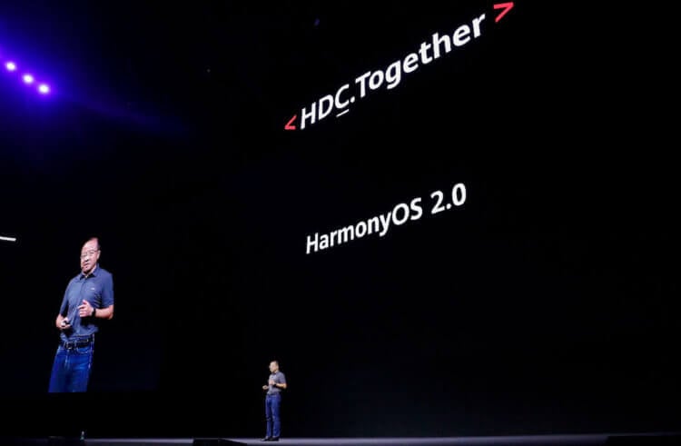 Почему Huawei не выпускает Android 11. Huawei пообещала обновить свои смартфоны с Android 10 сразу на Harmony OS. Бесконечно ждать исполнения обещания никто не будет. Фото.