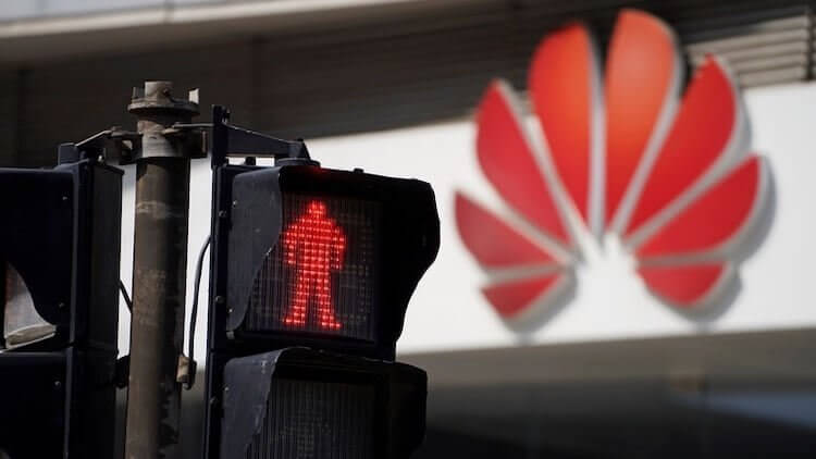 Как выборы в США могут повлиять на Huawei. Рано или поздно для Huawei должен зажечься «зеленый свет». Фото.