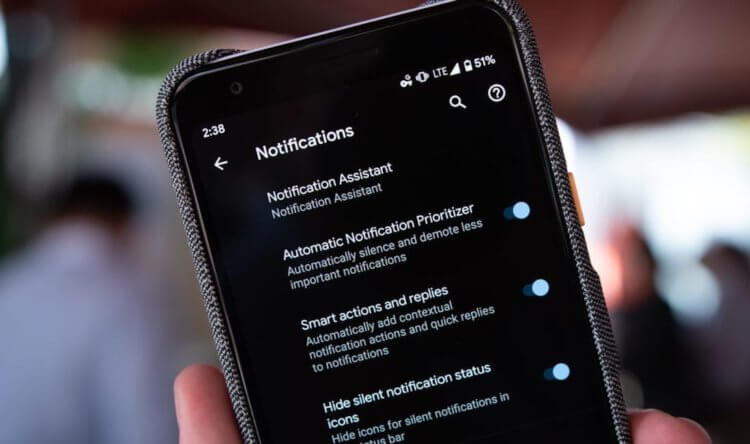 Зачитывание сообщений вслух на Android. Уведомления будут зачитываться, только если смартфон находится в спящем режиме. Фото.
