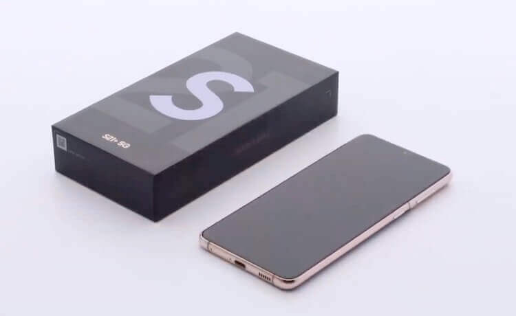 Samsung представила Galaxy S21. Нет ничего плохого в отказе от зарядки в комплекте, но зачем было так высмеивать Apple? Фото.