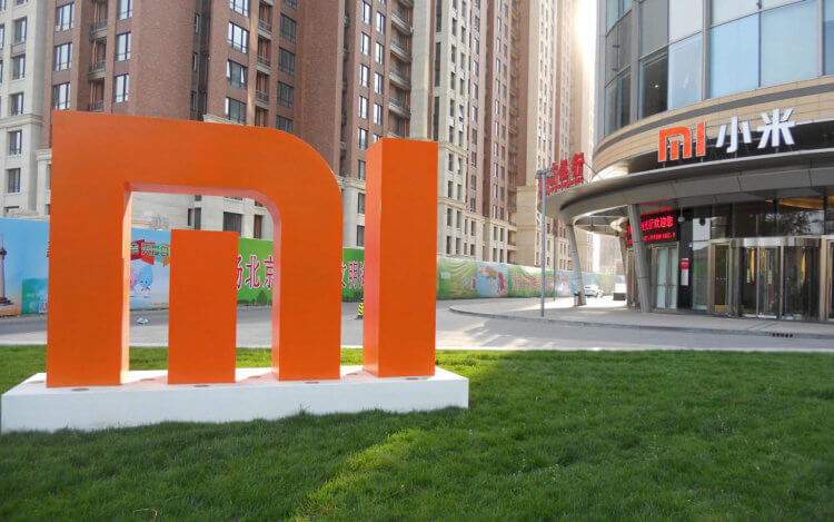 Санкции против Xiaomi. Xiaomi считает, что её право на справедливое судебное разбирательство было нарушено. Что тогда говорить про Huawei? Фото.