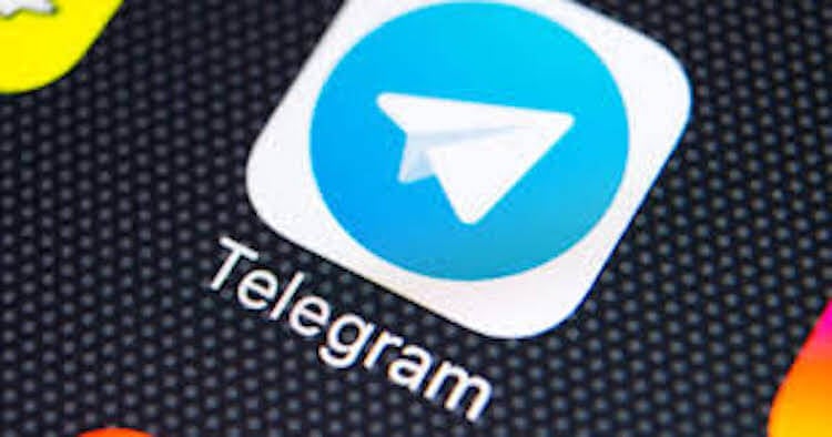 Самые популярные приложения. Telegram скачивают все чаще. Фото.