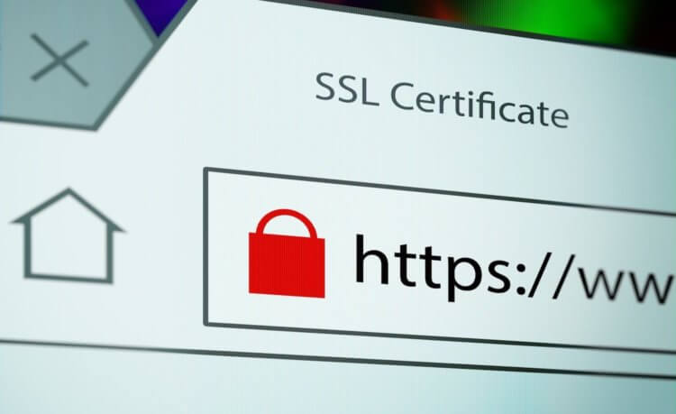 Безопасность Google Chrome. HTTPS обеспечивает защиту пользовательских данных, а HTTP нет. Фото.