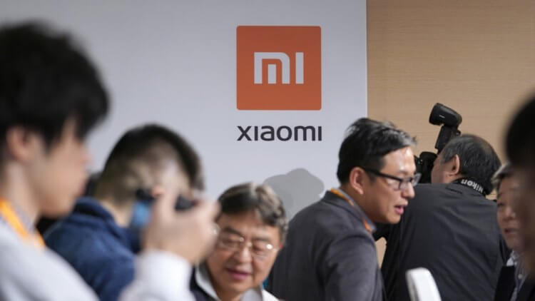Почему ввели санкции против Xiaomi на самом деле. Xiaomi подала на США в суд, чтобы выяснить, за что её внесли в чёрный список. Фото.