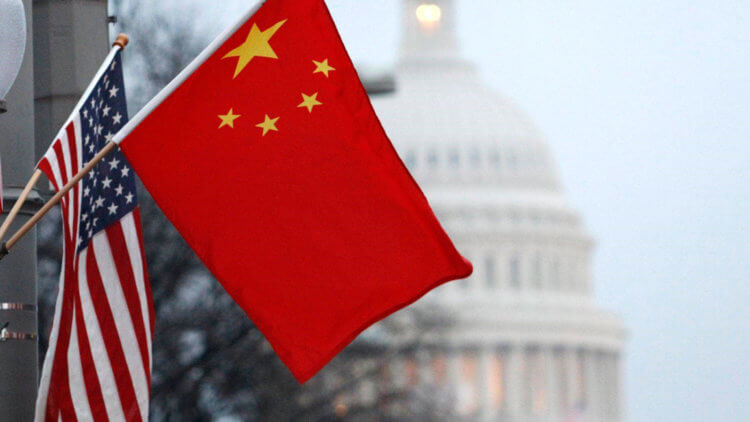 Санкции США против Xiaomi. США назвали Китай своим главным врагом, а значит, новых санкций долго ждать не придётся. Фото.