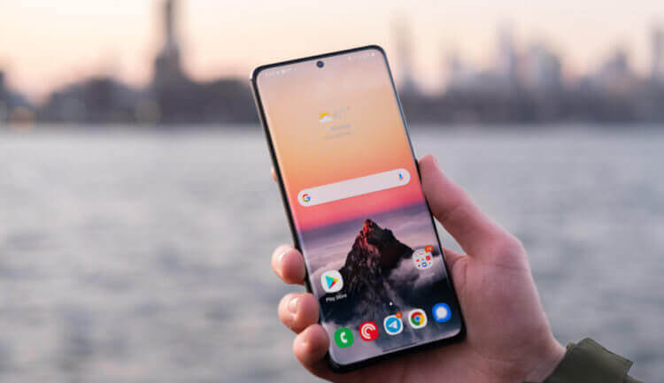 Почему у Дурова Android, а не iPhone. Дурову нравятся продвинутые смартфоны с крутыми дисплеями. Фото.