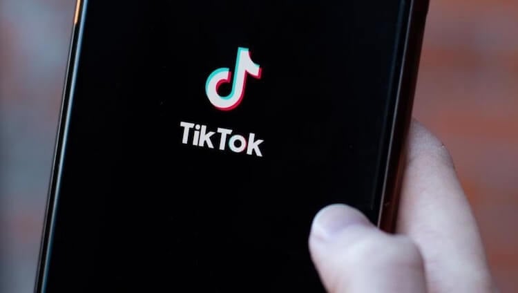 Вот теперь TikTok действительно стал сильно следить за пользователями. Пользователей, которые верят в порядочность TikTok становится все меньше. Фото.