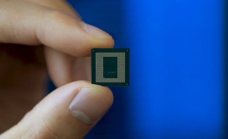 Почему новые процессоры почти не отличаются от старых. В таком маленьком чипсете кроется потенциал целого смартфона. Фото.