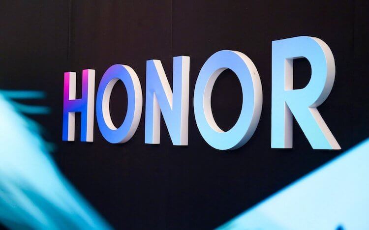 Могут ли на Honor наложить санкции, как на Huawei. Компания только начала снова подниматься, как над ней опять нависала угроза. Фото.