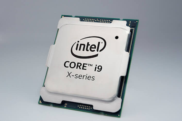 Кто делает процессоры. Пока у Intel дела обстоят лучше, чем у других производителей. Фото.