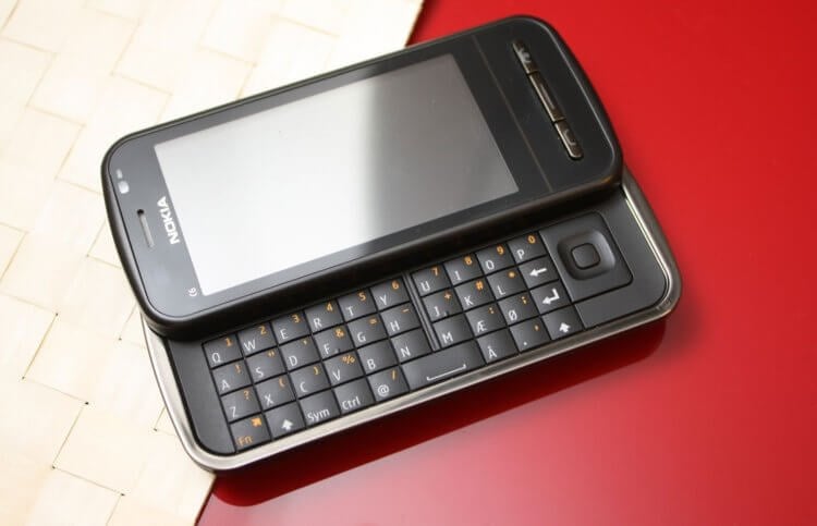 Как печатать не глядя. Nokia C6 казалась невероятной: одновременно клавиатура и сенсорный экран! Фото.