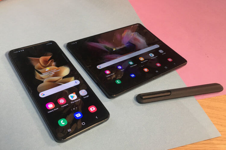 Google готовит свой первый складной смартфон. Каким он будет. В новых складных смартфонах от Google может быть экран от Samsung. Фото.