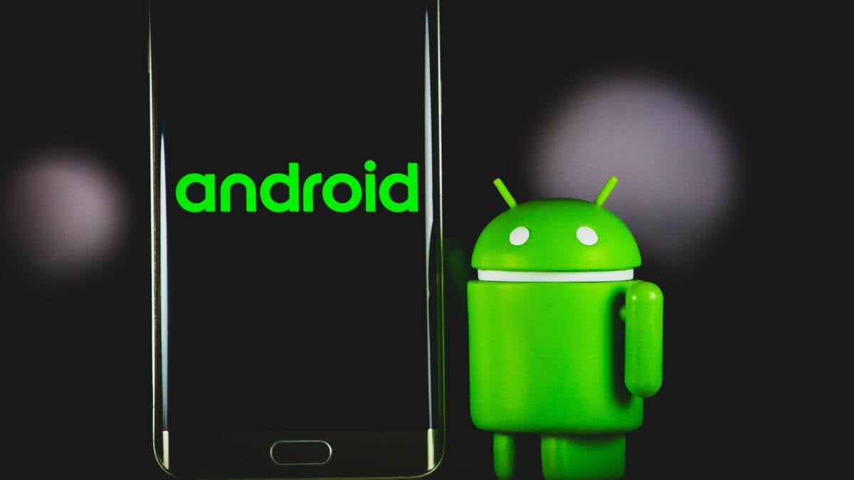 Что такое Android. Смартфон — это железо, а Android — это софт. Фото.