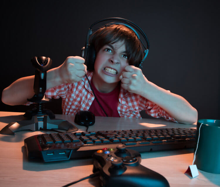 Почему полезно играть в компьютерные игры. Игры помогают переключиться и поднять настроение. Фото.