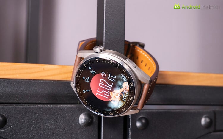 Чем хороши новые часы Huawei Watch 3 Pro. Эти часы выглядят почти, как настоящие. Любители классики оценят. Фото.